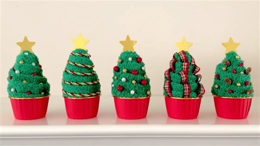 Easy DIY Washcloth Christmas Tree