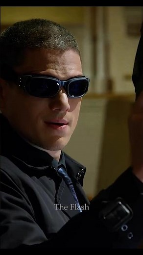 The Flash Rescued Joe While Chasing Snart, Barry Got Cold Burn | S1E4 Going Rogue