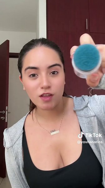 Tenis Adidas pintaron el piso con limpiador de gamuza — ¿qué hago?