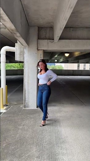 White Top & Jeans Inspo 💙✨ | Classic Denim Style #fashion #walk #ootd #ootdfashion #shorts