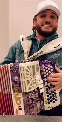 El asombroso acordeón de Piyuyi al estilo Panter Bélico