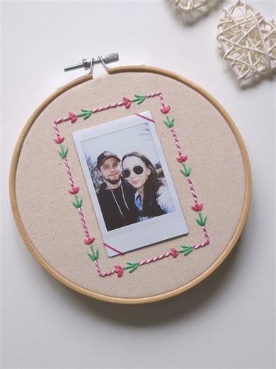 Create a Spring Mini Polaroid Frame with Embroidery