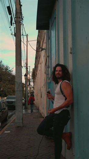 En el servicio de brindar amor con la esperanza de calmar un corazón cover Sin Bandera : Kilómetros