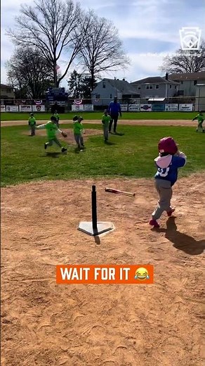 🤸‍♀️ Cartwheels in Tee Ball #littleleague #baseball #teeball (via Sal & Brittany DiGirolamo)