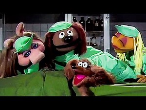 🐾 Veterinarian’s Hospital | Dr. Bob Treats a Dog – Hilarious Muppet Sketch (S2E14)