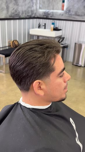 Brittany Calzada on Instagram: "A little shape up and a taper using @wahlpro Magic Clip Use the book now button to check out my availability! Female barber Orange County barber Irvine barber #barber #barbernation"