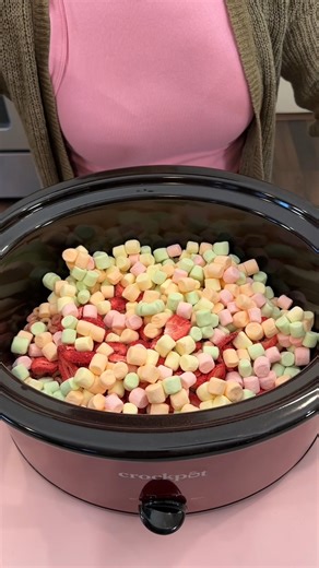 easy crockpot treats for valentines day strawberries and cream desserts are easy to make and so delicious! thanks for watching! by Jacky P | Home Hacks & Easy Snacks