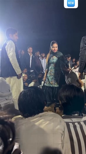 isha | New naach viral reels trending song viral reels trending song viral reels trending song | Instagram