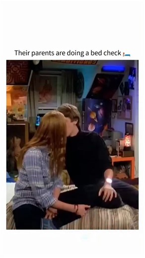 Kietflix • Movie Memes on Instagram: "That '70s Show is an American sitcom that originally aired from 1998 to 2006, set in the 1970s and focusing on a group of teenage friends living in the fictional town of Point Place, Wisconsin. The show revolves around Eric Forman (played by Topher Grace), his girlfriend Donna (Laura Prepon), and their quirky group of friends, including Hyde (Danny Masterson), Jackie (Mila Kunis), Kelso (Ashton Kutcher), and Fez (Wilmer Valderrama). The series humorously exp