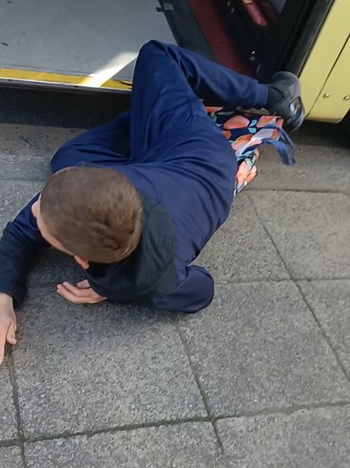 Hilarious Bus Fails: Falling Over and Public Reactions