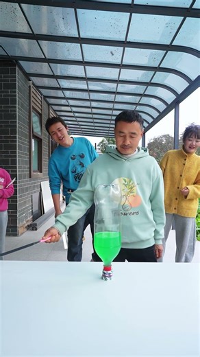 The challenge of removing building blocks #familyfun #familygames #funnyfamilygames #partygames