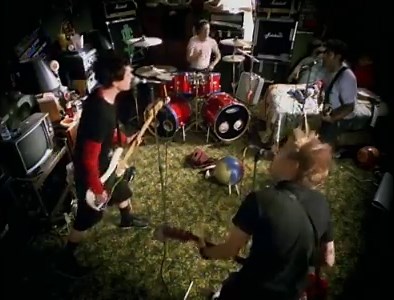 1M views · 2.7K shares | "Motivation" music video was released during this month in 2002. https://youtu.be/X-iBGSLkfCU | Sum 41 | Facebook