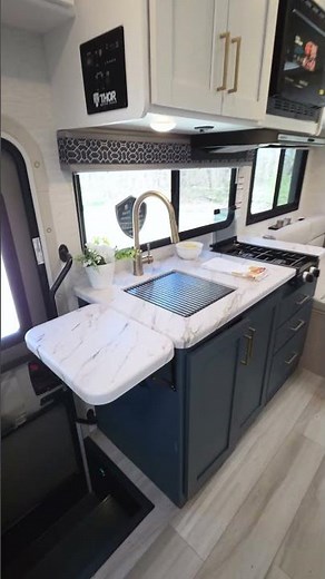 The Coolest Small Class C RV | Quantum LC 19