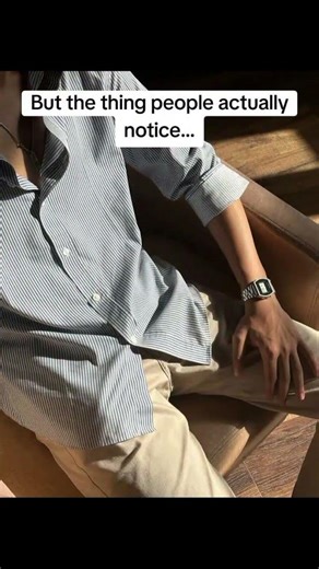 l didn’t expect it to be the wallet — but here we are.#wallet #fyp #viral #minimalist #men