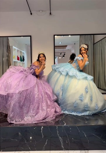Vestidos de XV años en lila y azul cielo