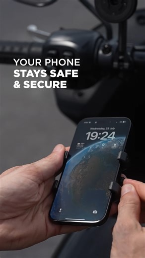SP Connect on Instagram: "Twist, lock, and go! Our SP Connect mounts are the game-changer for any smartphone. Trusted by pros, ready for you. Hit the road with confidence! #spconnect #ridesmarter #phonemount #motorcycle #universalphoneclamp #harleydavidson #2025"
