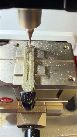 Toyota Car Key Cutting And Programming - Honolulu, Hawaii Locksmith - The Key Fob And Remote Shop