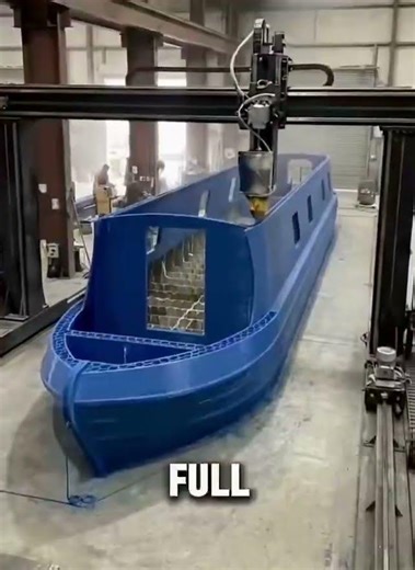 Italy is transforming the nautical industry with large-scale 3D printers.
