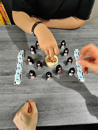 Codigo95 on Instagram: "Memorama de pingüinos #juegos #juegosdemesa #fy #fypage"