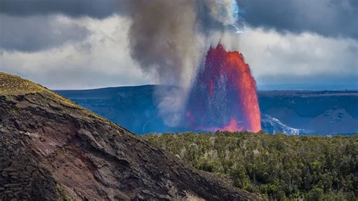 Man falls 30 feet off cliff trying to get a better look at Kilauea volcano eruption in Hawaii