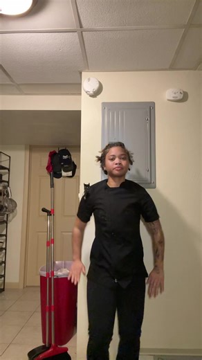 Bonnetwoman (@bonnetwoman)’s videos with Da Problem Solva - Thirteendegrees °