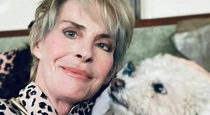 Annabel Schofield, morta l'attrice di Dallas: aveva 62 anni. Era in cura per un tumore