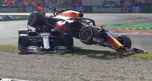 Max Verstappen culpa a Lewis Hamilton por el accidente.