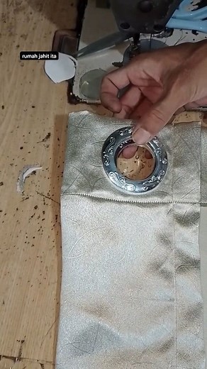 easy manual installing double ring curtain, rumah jahit ita #secondhandclothing #handmade #handcrafted #diy #crafting | Amron Sinaga