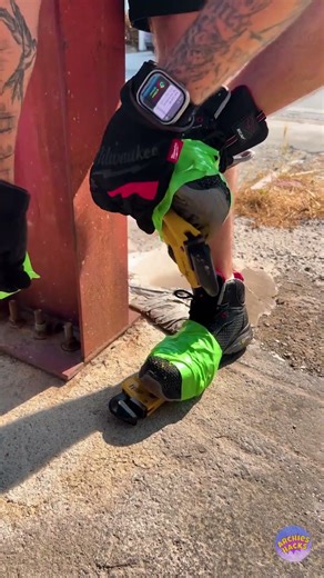 DIY Ladder Trick! Don’t Try This at Home 😳🪜 #HackTest #SafetyFirst