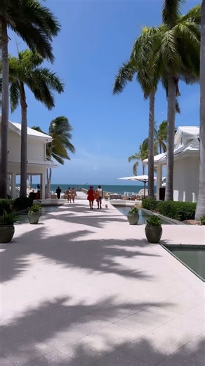 🌴 Take a quick tour of the stunning Casa Marina Hotel in Key West! 🌊✨ From its luxurious architecture to its beautiful beachfront views, this historic hotel is a true gem. 🏨✨ Don’t forget to check out my Casa Marina art piece, now available at Backyards of Key West! 🎨 #CasaMarinaHotel #KeyWestHomes #KeyWestArt #IslandLiving #HistoricHotels #keywest | Backyards of Key West Gallery