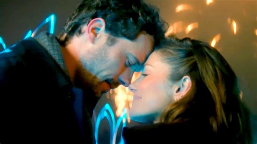 Official Trailer for Champagne Problems – Netflix