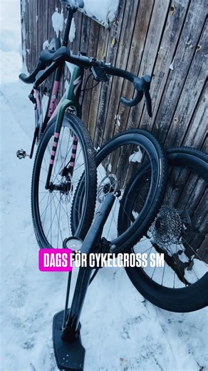 Oscar Ekstam on Instagram: "Come prepared, tested and ready CX nationals 💥 Min tänkta setup ändrades rätt rejält med all snö. Men ett hack med fotbolls dobbar, lite fräscha lerdäck samt varmare kläder och gott om linsval gör att jag är redo. I morgon kör vi! 🔥 #cxnats #cyclocrossracing #crossisboss"