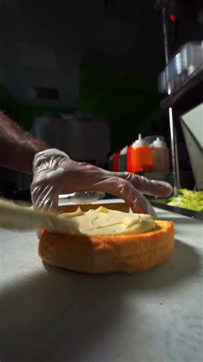 🔥 Watch us build a cheeseburger from scratch — the Hamza & Madina way. From the sizzle on the grill to that first melt of cheese… this is how a REAL halal cheeseburger is made. Juicy, fresh, seasoned right every single time. 🍔🔥 Pull up today and taste why we’re the go-to halal spot with 12 locations and growing. Who’s craving a cheeseburger right now? 👇 #halalburger #cheeseburgerlover #halalfood #nycfoodie #hamzaandmadina #freshoffthegrill #halaleats #foodreels #burgerreels #foodiesofinstagr