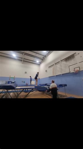 last session before comp in Cardiff 🏴󠁧󠁢󠁷󠁬󠁳󠁿 - made it up at the end cus I was so tired 😅 - routines were not good today 🤦‍♀️ #fyp #trampolining #sports #gymnastics #competition