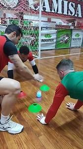 🧐 Presta atenção!!! Nosso preparador de goleiros, Igor Braga, realizou trabalho cognitivo com os goleiros nesta segunda-feira, abrindo a semana de treinos aqui no Caldeirão! Claro que fomos conferir e te mostramos um pouco de como foi! E aí, encara? . . #atlantico #atlanticofutsal #AvanteGalo @cavalettisa @perfilperfilados @auroraalimentos @urierechim @carllotto_empreendimentos @sicrediuniestados @lumanti.lighting @clanel.industria @tracadoconstrucoes @mastersupermercados @auroracoopoficial @pm