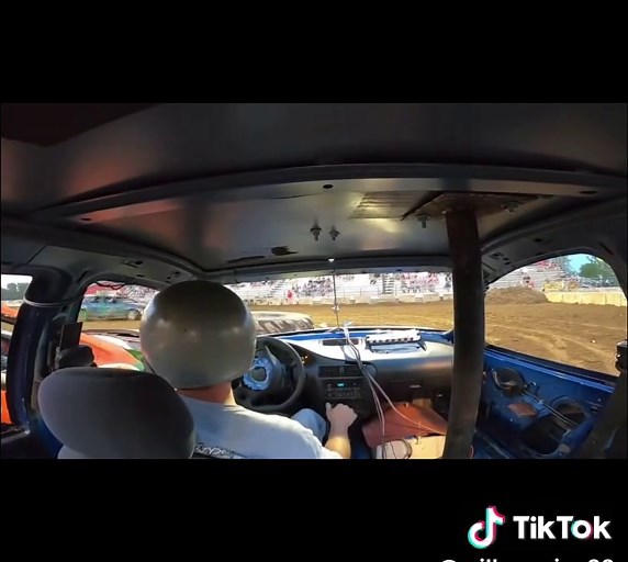 Exciting Full Contact Figure 8 Demolition Derby