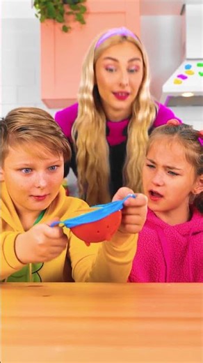 🥓 ¡Padres al Rescate! Desayuno + Soporte Técnico = Caos 😂 Etiqueta a un padre que haría esto!