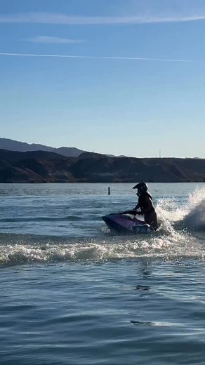 Timing, Technique, and Form. 3 🔑 things to freestyle JetSkiing — aside from having a well equipped ski 🤪 Same day, same ride. Just different timing and technique with the wave. Can you spot the difference? — High Speed Industries built ski & parts BUN FREESTYLE 1200cc & pump Hydro-Turf traction SBT, Inc oe replica parts Red Line Synthetic Oil powered Advanced Sleeve engine sleeves Shreddy swag @strengthfitperformance training #HCJgirl #womenathletes #nolimits #jetski #freestyle #girlswhoride #