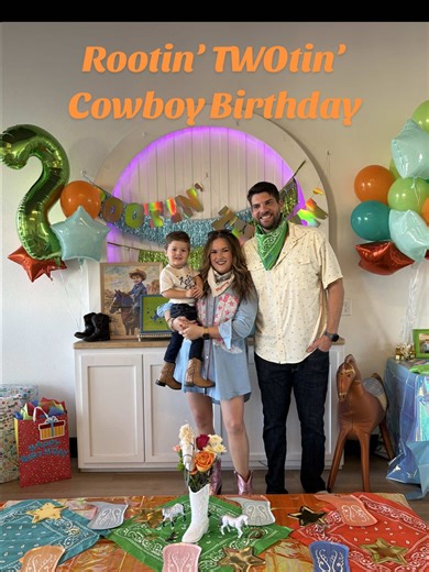 Cowboy birthday party but make it fun and colorful 🤠 #2ndbirthday #cowboybirthday #westernbirthday #rootintwotin