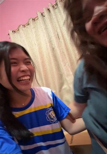 Gifting My Mom a New Phone: A Heartwarming Surprise