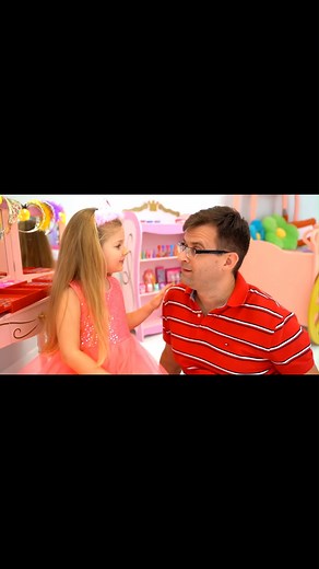 Diana learns to defend her opinion and achieve what she wants #prizes #funnykids #familybonding #businesssuccess #BookClub #ReelVideo #KidsLearning #education #businessman #longweekend #highschoolsports #CommunityEvent #FunnyKids #AnimalLove #familyfun #schoolsupplies #reading #bookclub #safetyfirst #HolidaySafety #SafetyReminder #BusinessAnnouncement #shortshorts #reelsfypシ #shortstory #shortsreels #shorts | Diana y Roma en español s