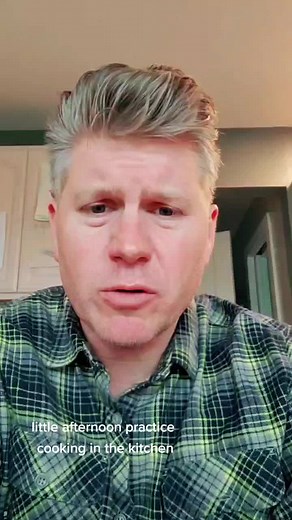 cooking in the kitchen auctioneer chant practice #auctioneer #talklikean #bidcalling #bidcallingbootcamp #bidcaller #bidcallingcontest #fasttalker