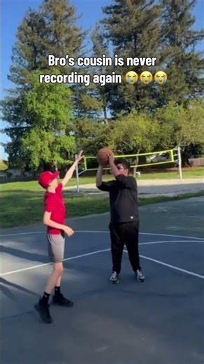 Bro needs to find a new cameraman for his vids 😭😭😭#basketball #funny #shorts #viral #jesser