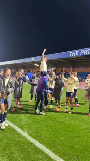 💙 Our Girls celebrating a massive win at Chelsea💙 | Everton Women Fans