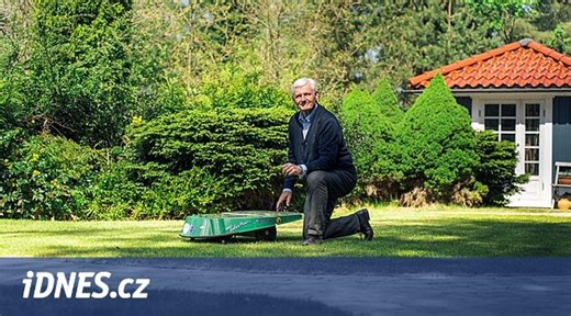 Po 30 letech stále funguje. Nejstarší robotická sekačka na světě seká ve Švédsku