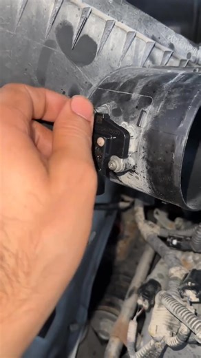 How to clean MAF sensor! Part 02 #trending #mafsensor #long #clean #viral #autoelectrician #sensor #crankshaft #reel #self #start #engine #toyota | Abdullahb Auto