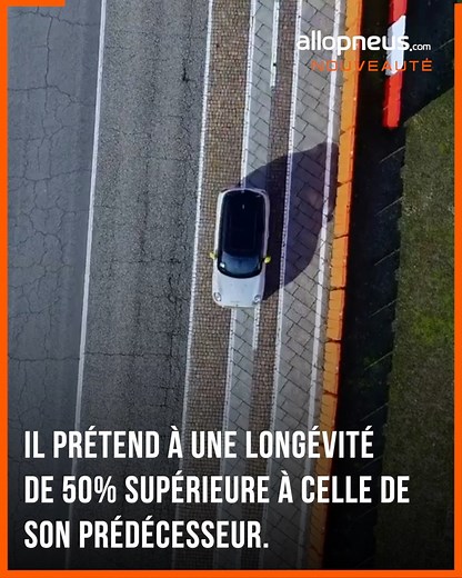 Voici le nouveau pneu 4 saisons de Pirelli pour rouler toute l'année sans vous soucier des conditions climatiques. Conforme à la nouvelle loi montagne grâce à son marquage 3PMSF et à ses performances en conditions hivernales. Le Cinturato All Season SF2 est le choix idéal pour tous ceux qui souhaitent conduire en toute sérénité, été ☀️ comme hiver ❄️ | Allopneus.com