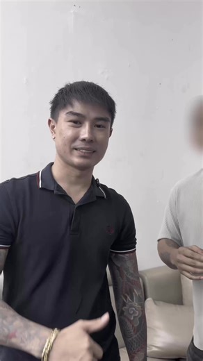 ❗️ MCARSPH EP. 52 ❗️ 🚨 Isang sikat na singer ang dumayo sa MCARSPH! 🚨 Malayo ang biyahe… Malaki ang expectations… Maayos ang usapan. Seryoso ang tinginan ng unit. 👀 Akala mo normal na deal lang? 🎤 Biglang nag-iba ang eksena — sumabak siya at kinanta nang live ang isa sa mga malulupit niyang kanta! 🔥 Parang naging mini concert sa loob ng showroom! 😱 👉 DONE DEAL na ba? O hanggang kanta at usap lang muna? May twist ang ending… at siguradong hindi mo inaasahan ang mangyayari. 👀🔥 🎥 Watch un