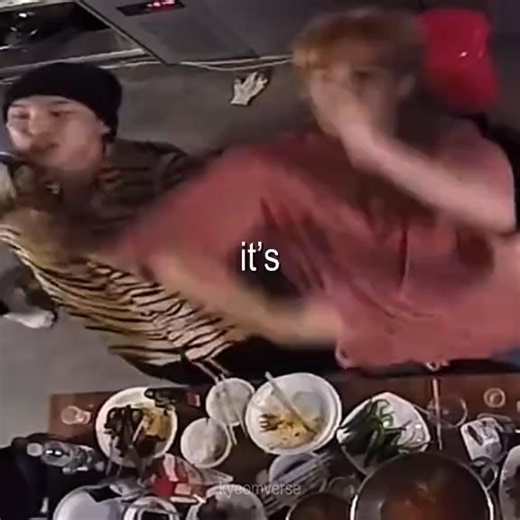 meet my not so normal boys💅 #SEVENTEEN | Minwon nag ihaw ng rare beef steak sa harap ng Jeongcheol isawan