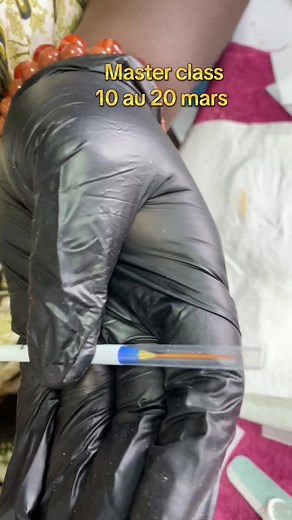 Techniques de manucure : Comment affiner votre pinceau